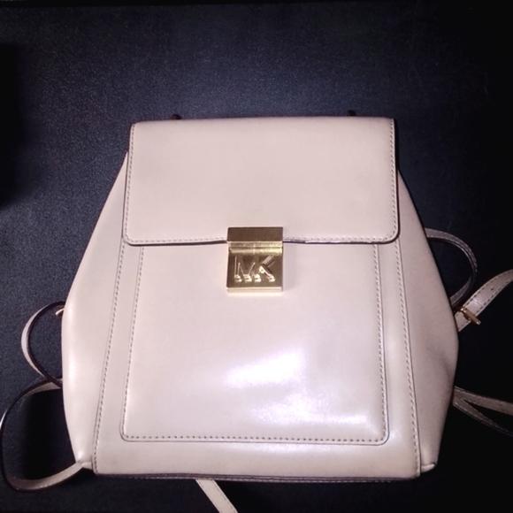 Michael Kors Mindy Backpack - Picture 1 of 9